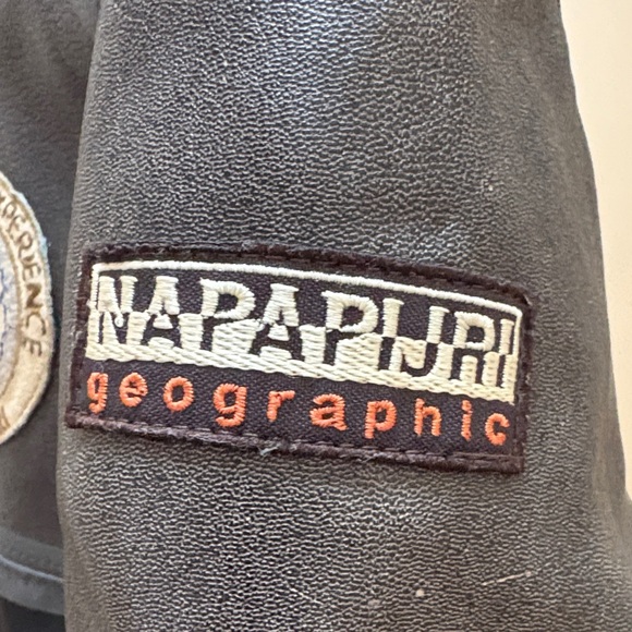 Napapijri Black and Gray Ski Jacket Size L - Picture 3 of 16